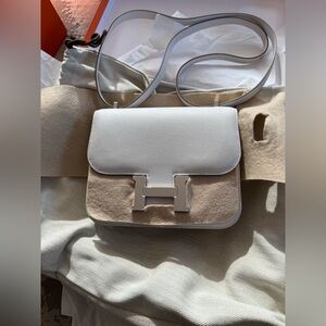 Hermes Constance 18 Gris Pale Epsom Palladium Hardware